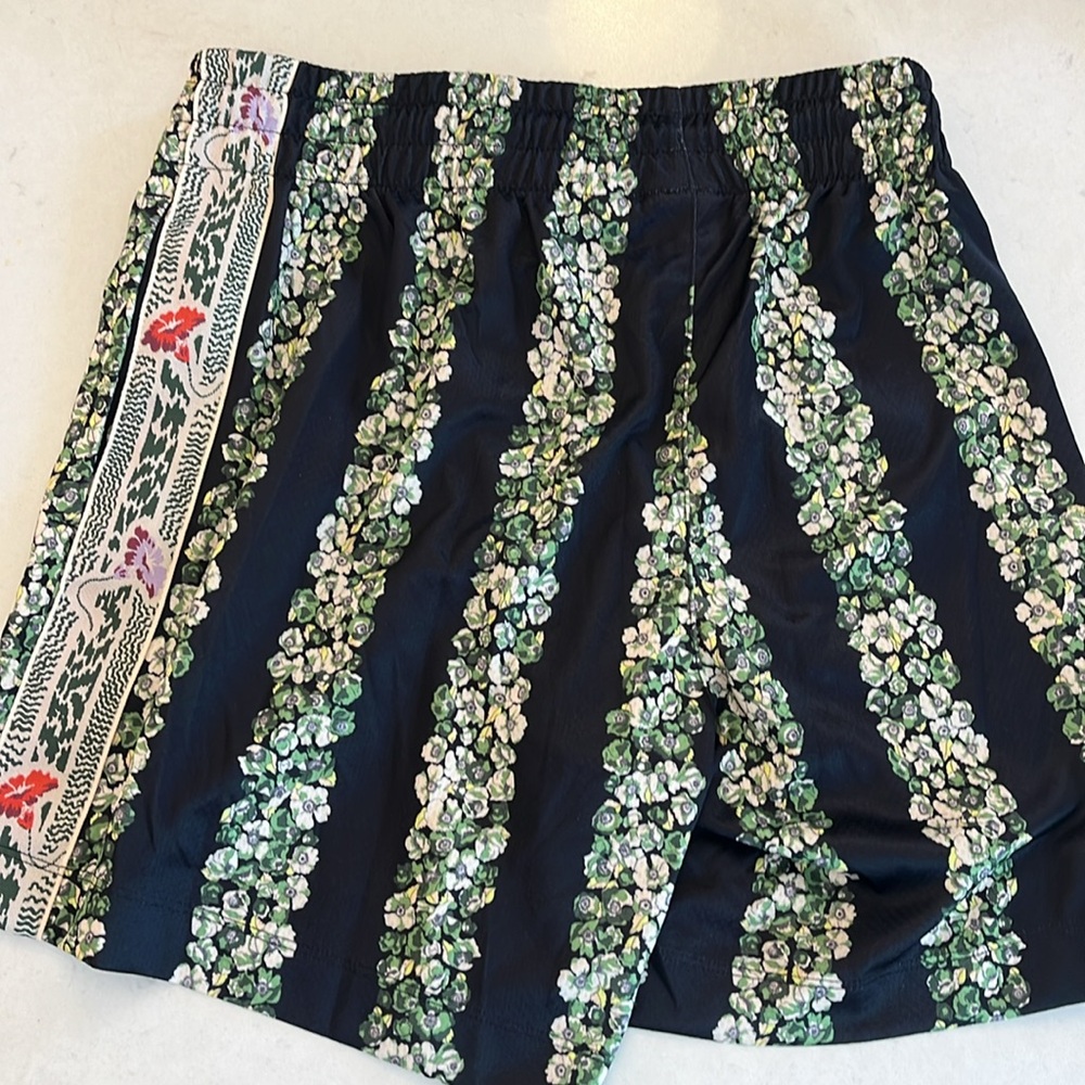 Puma x Liberty shorts Size S. Never worn - Picture 3 of 6